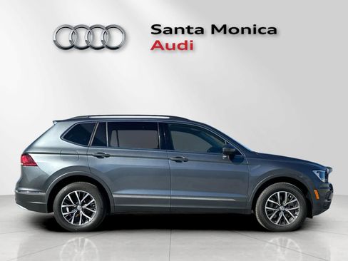 Used 2020 Volkswagen Tiguan SE w/ Panoramic Sunroof Package image 8