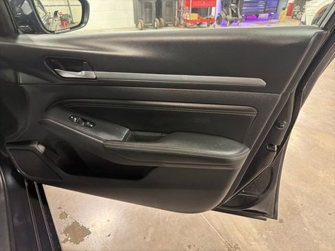 Used 2019 Nissan Altima 2.5 SV image 16