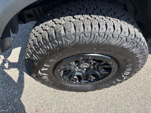 Used 2025 Ford Bronco Badlands AWD/4WD image 11