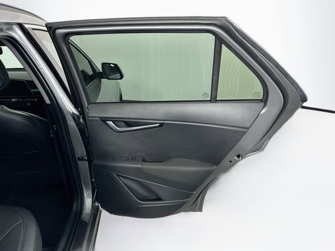 Used 2023 Kia Niro EX FWD image 31