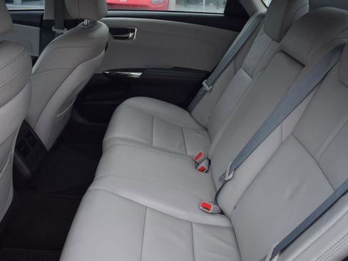 Used 2016 Toyota Avalon Limited image 43