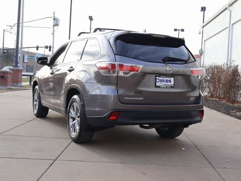 Used 2015 Toyota Highlander XLE image 6
