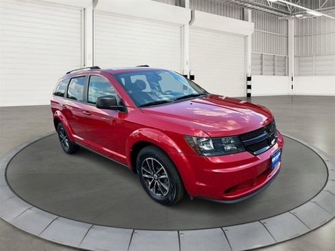 Used 2018 Dodge Journey SE w/ Connectivity Group FWD image 7