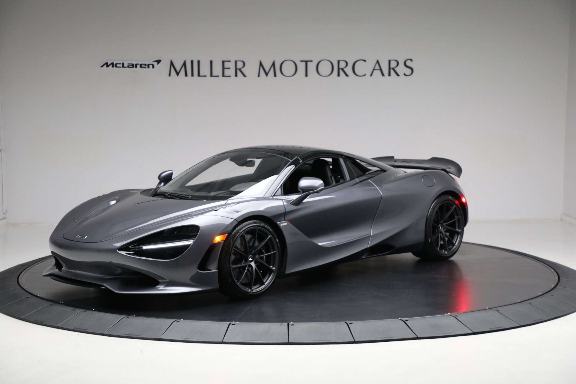 Used 2024 McLaren 750S Spider RWD image 13
