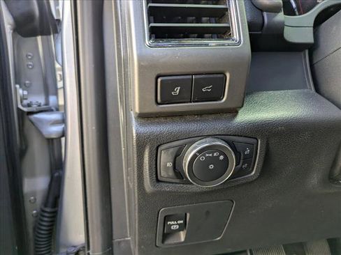 Used 2021 Ford Expedition XLT image 13