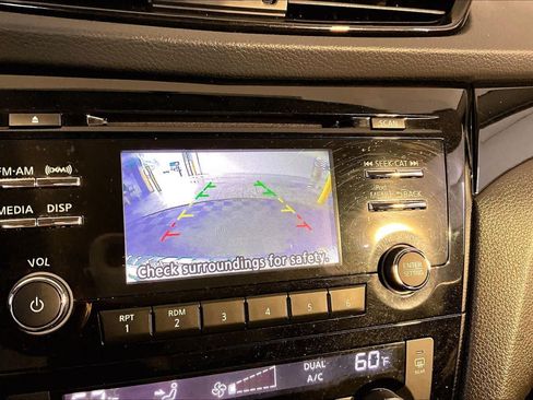 Used 2017 Nissan Rogue Sport SV AWD/4WD image 29
