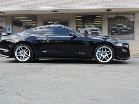 Used 2020 Ford Mustang GT RWD image 24