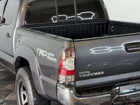 Used 2014 Toyota Tacoma 4x4 Double Cab w/ TRD Off-Road Package image 9