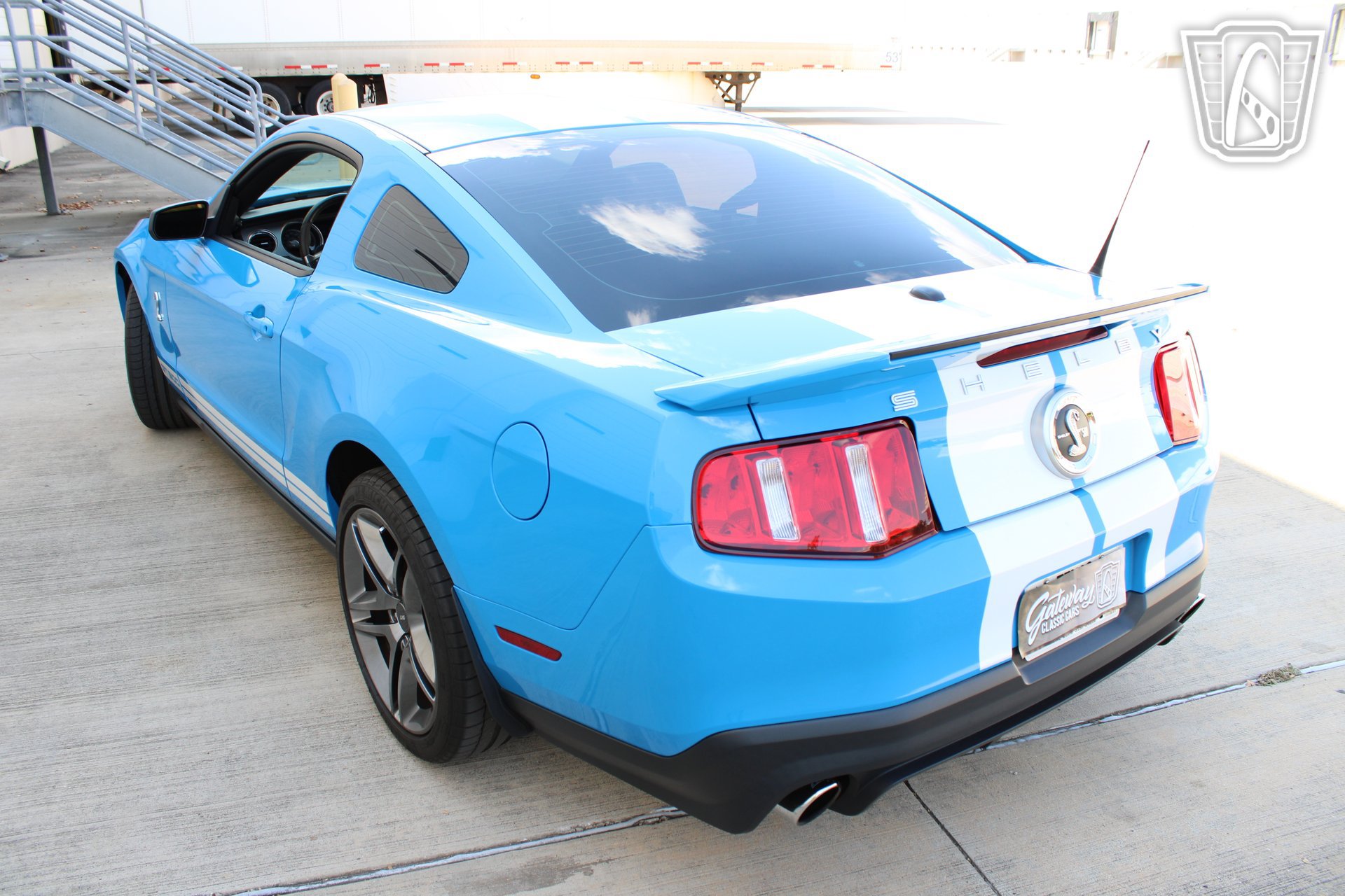 Used 2010 Ford Mustang Shelby GT500 RWD image 15