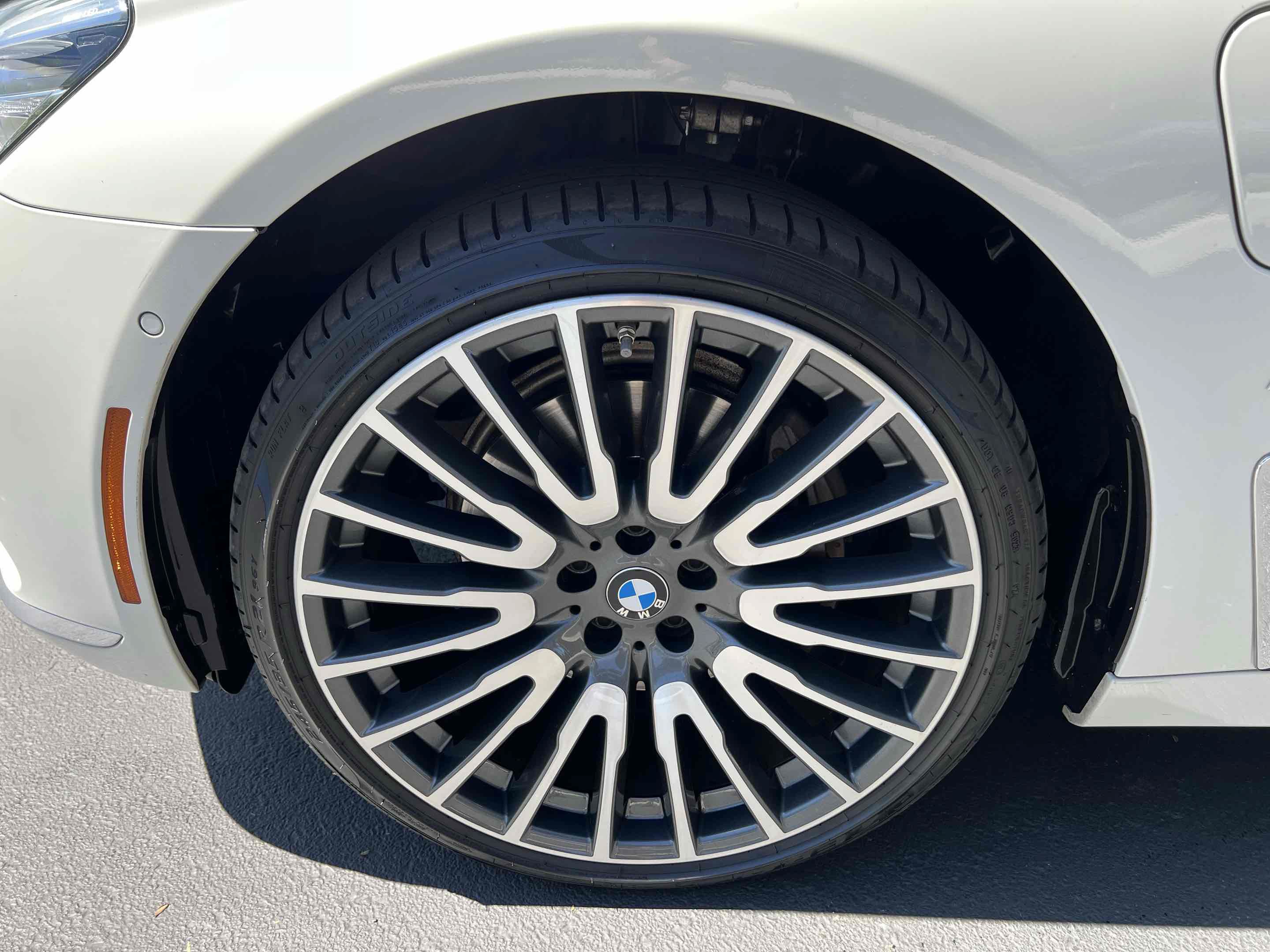 Used 2018 BMW 740e xDrive AWD/4WD image 89