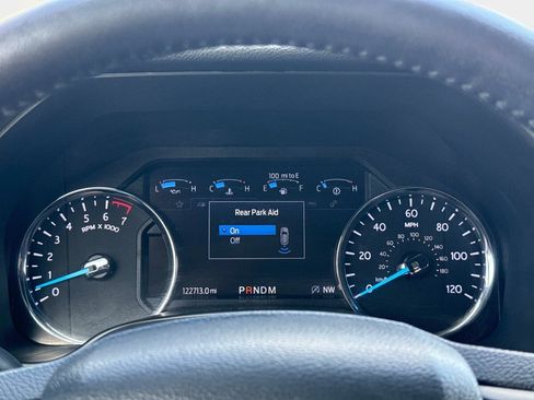 Used 2020 Ford Expedition XLT w/ Equipment Group 202A RWD image 26