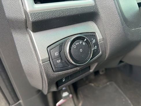 Used 2014 Ford Explorer XLT w/ Equipment Group 202A AWD/4WD image 23