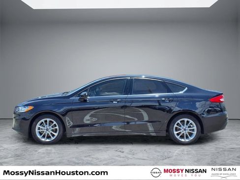 Used 2020 Ford Fusion SE FWD image 5