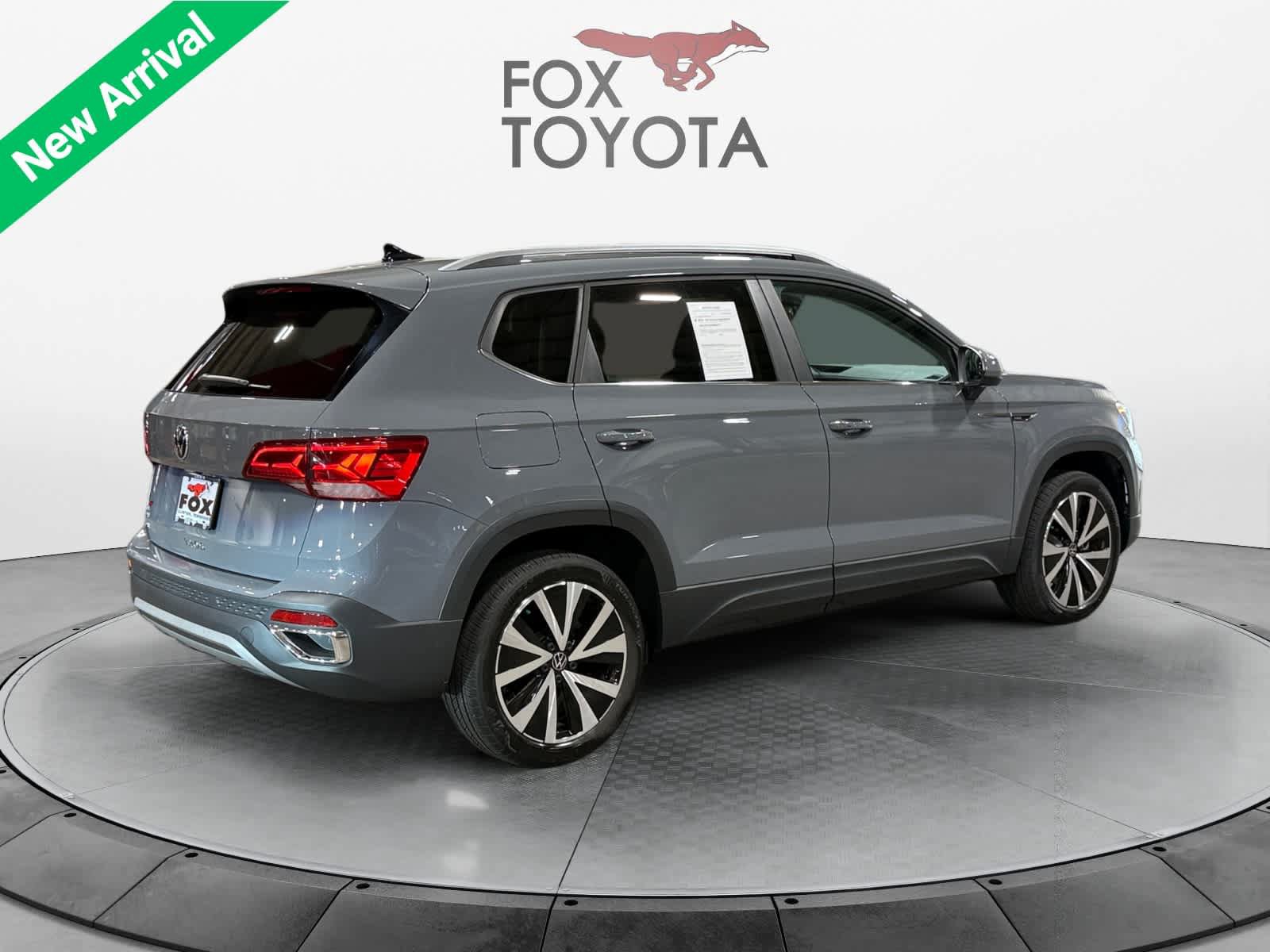 Used 2024 Volkswagen Taos SE FWD image 6