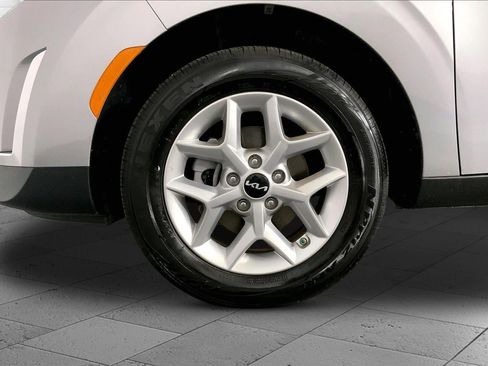 Certified 2025 Kia Soul LX w/ LX Technology Package image 9