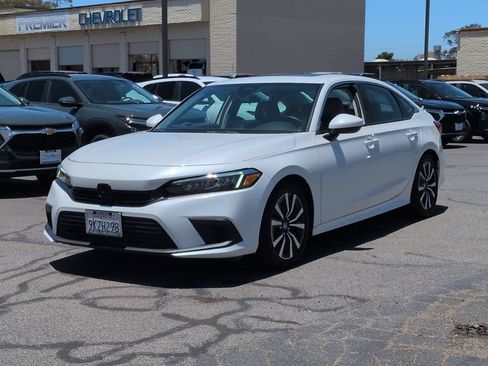Used 2024 Honda Civic EX image 4