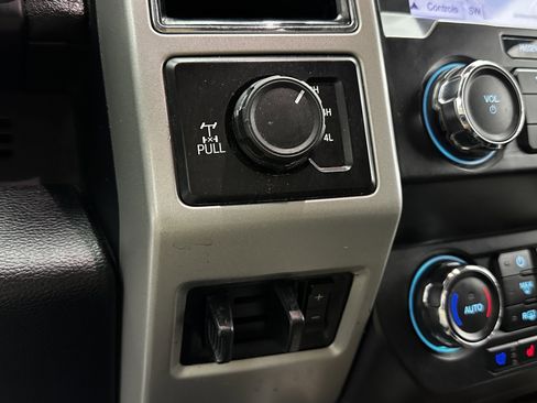 Used 2019 Ford F250 Lariat w/ Chrome Package image 23