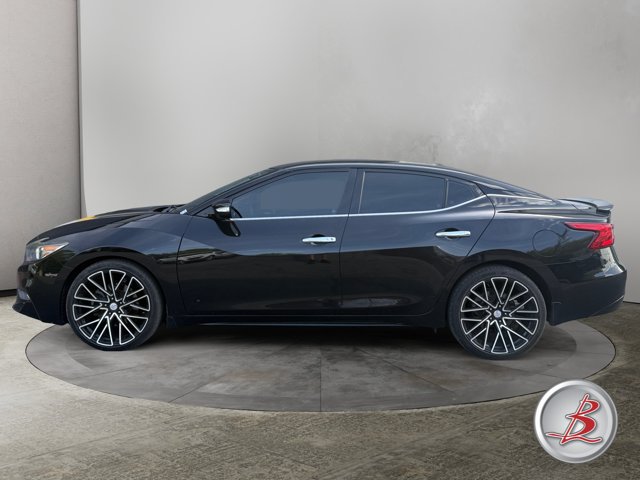 Used 2017 Nissan Maxima SR w/ Midnight Edition FWD image 4