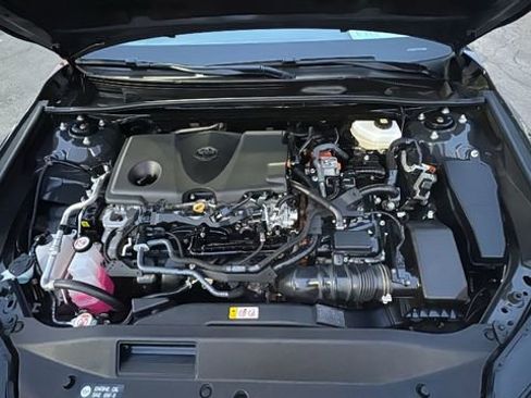 Used 2025 Toyota Camry SE image 37