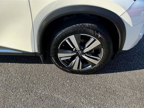 Used 2023 Nissan Rogue SL image 10