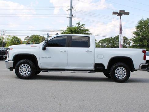 Used 2022 Chevrolet Silverado 2500 LT w/ Convenience Package AWD/4WD image 8