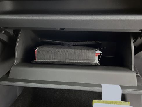 Used 2025 Toyota RAV4 LE image 34