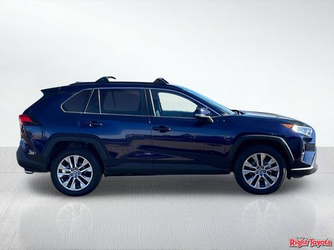 Certified 2020 Toyota RAV4 XLE Premium FWD image 7