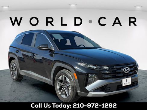 Certified 2025 Hyundai Tucson SEL FWD image 1
