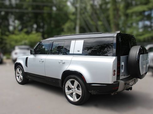 Used 2023 Land Rover Defender 130 X-Dynamic SE AWD/4WD image 6