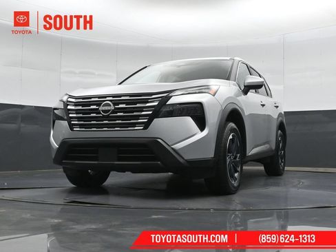 Used 2024 Nissan Rogue SV AWD/4WD image 40