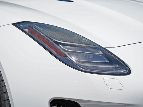 Used 2018 Jaguar F-TYPE Coupe RWD image 2