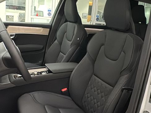 New 2026 Volvo XC90 B5 Plus w/ Protection Package Premier AWD/4WD image 23