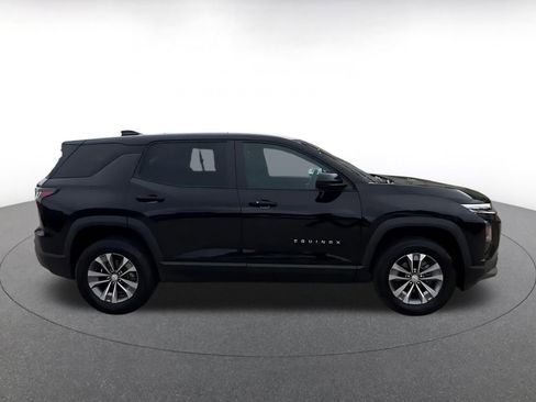 Used 2025 Chevrolet Equinox LT FWD image 16