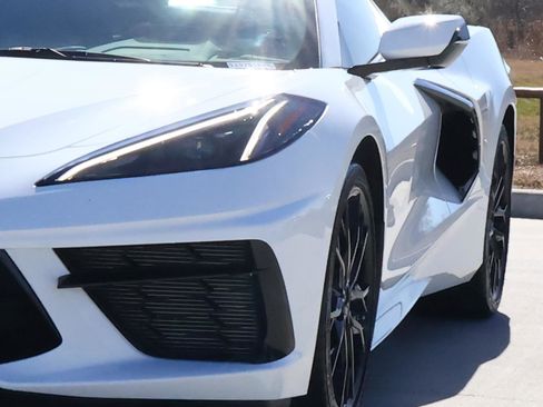 Used 2025 Chevrolet Corvette Stingray Coupe w/ 1LT image 10