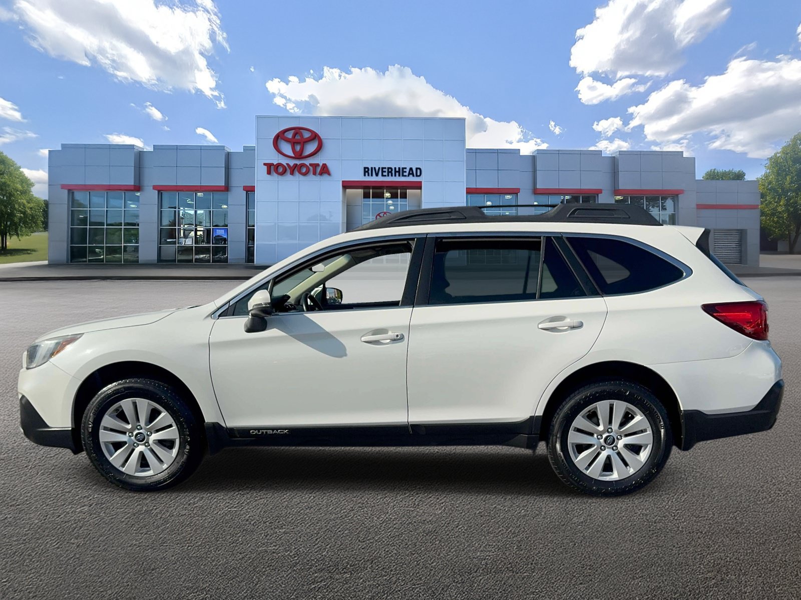 Used 2018 Subaru Outback 2.5i Premium AWD/4WD image 4