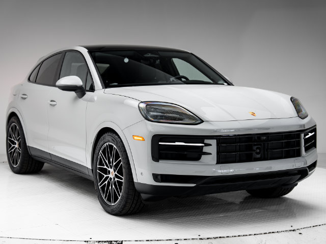 Certified 2026 Porsche Cayenne Coupe AWD/4WD image 32