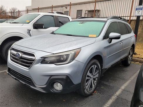 Used 2018 Subaru Outback 3.6R Limited image 3