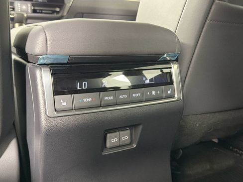 Used 2024 Lexus GX 550 w/ Accessory Package (Z1) image 26