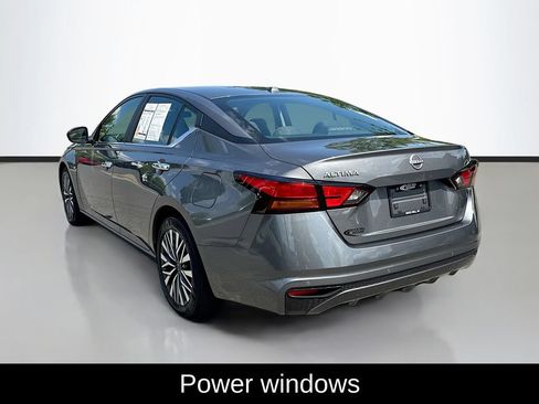 Certified 2025 Nissan Altima 2.5 SV FWD image 5