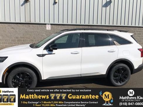 Certified 2022 Kia Sorento S w/ Panoramic Sunroof Package AWD/4WD image 1