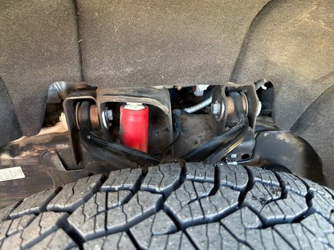 Used 2019 GMC Sierra 2500 SLT w/ Duramax Plus Package AWD/4WD image 28