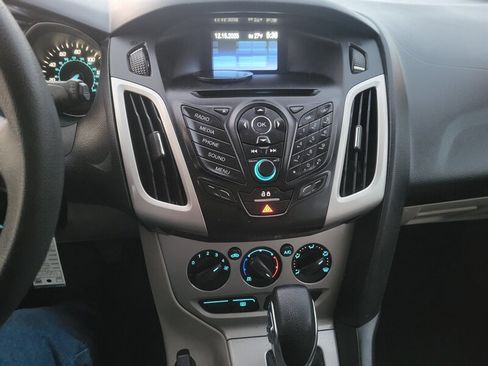 Used 2013 Ford Focus SE w/ SE Winter Pkg image 18
