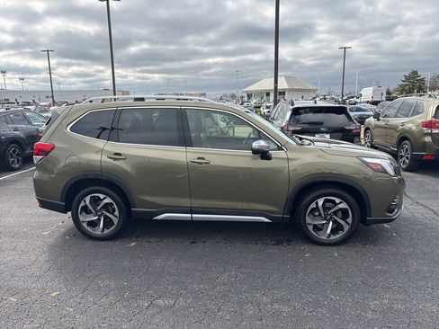 Used 2023 Subaru Forester Touring image 2