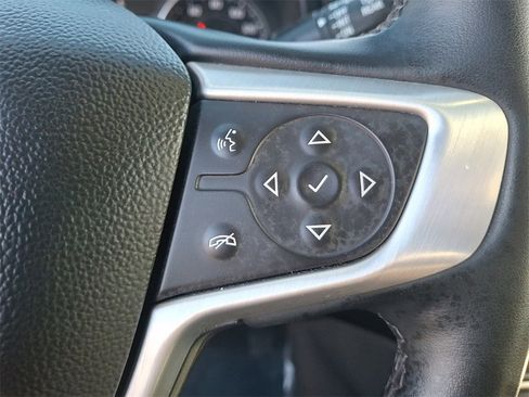 Used 2024 GMC Terrain SLT image 23