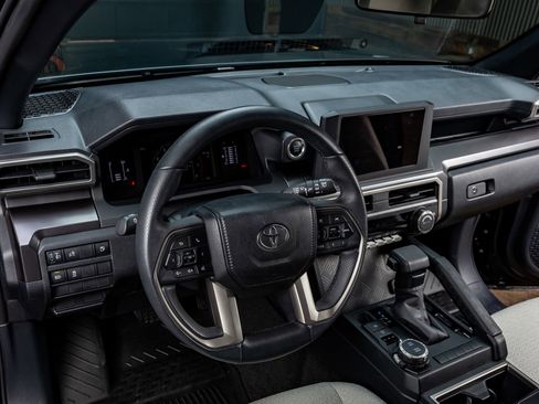 Used 2025 Toyota 4Runner SR5 image 13