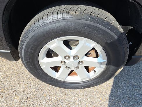 Used 2015 GMC Acadia SLE image 10