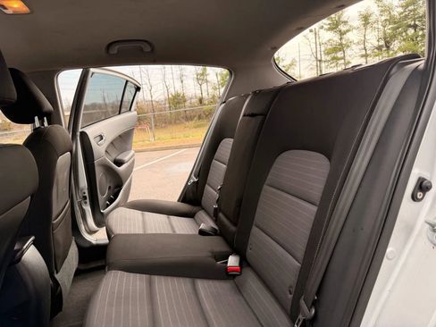 Used 2016 Kia Forte LX image 16