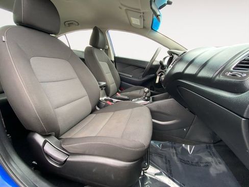Used 2017 Kia Forte LX image 15
