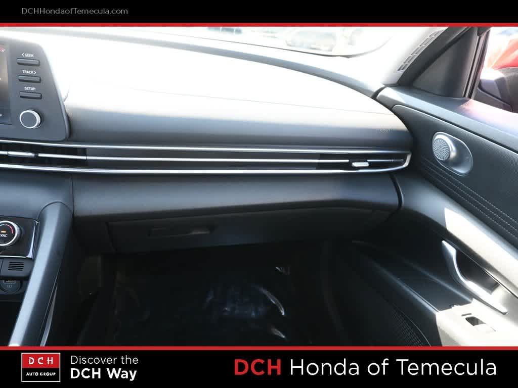 Used 2023 Hyundai Elantra SEL FWD image 14
