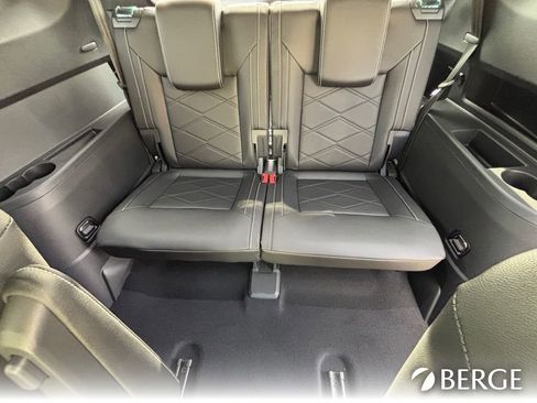 New 2026 Volkswagen Atlas SE image 15